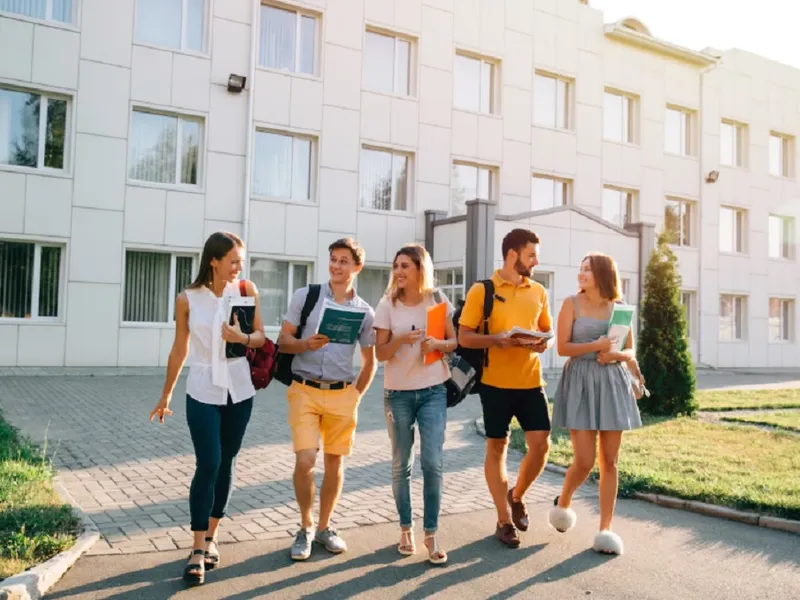 Ce se întâmplă cu bursele studenților - Foto: Freepik (rol ilustrativ)