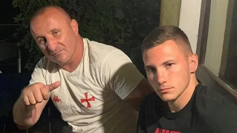 Viorel și Robert Oarză au fost arestați după ce au bătut un tânăr care ar fi apropiat al Cordunenilor Foto: Dezvăluirea.ro