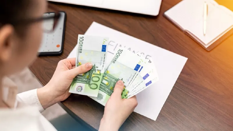 Ce salariu trebuie să ”o duci bine în România” Foto: Freepik.com - rol ilustrativ
