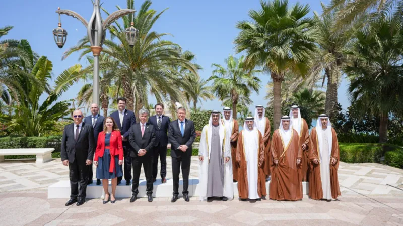 Ligia Deca face parte din delegația care l-a însoțit pe președinte în Emiratele Arabe Unite. Foto: Administrația Prezidențială