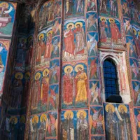SĂRBĂTOARE 5 OCTOMBRIE De ce să-ți plătești azi datoriile. Pustnicul ortodox român devenit sfânt - Foto: Freepik (rol ilustrativ)
