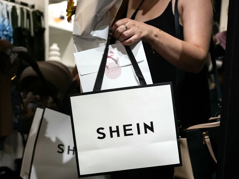 Retailerul de modă chinez Shein, amendat cu 40.000.000 € pentru practici înșelătoare. Ce a făcut? - Foto: Profimedia Images