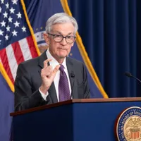 Trump vrea să-l dea afară pe șeful banilor SUA. Președintele Fed spune că legea nu permite - Foto: Profimedia Images