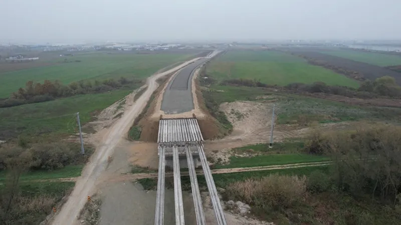 Autostrada în lucru - Foto: Facebook/ Sorin Grindeanu - Caracter ilustrativ
