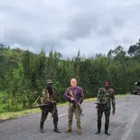Mercenarul român poreclit „Mașinăria de război”, luptă în Congo. Acuzat de legături cu Wagner - FOTO: Twitter/@FMLarousse
