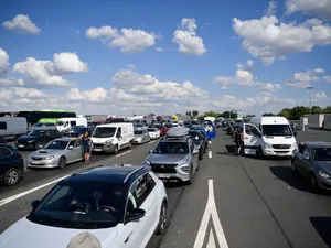 Cozi lungi, de 1 mai, la frontieră. Elicoptere Black Hawk supraveghează Autostrada Soarelui - Foto: INQUAM Photos / Alex Nicodim (Imagine cu caracter ilustrativ)