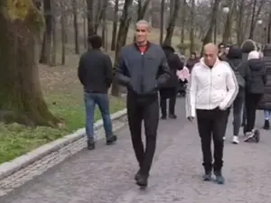 Rivaldo, într-un parc din Craiova. - Foto: as.ro