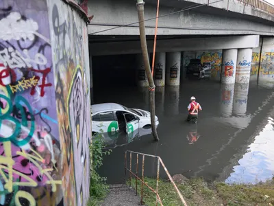 Inundatii în București - FOTO Inquam Photos / Octav Ganea