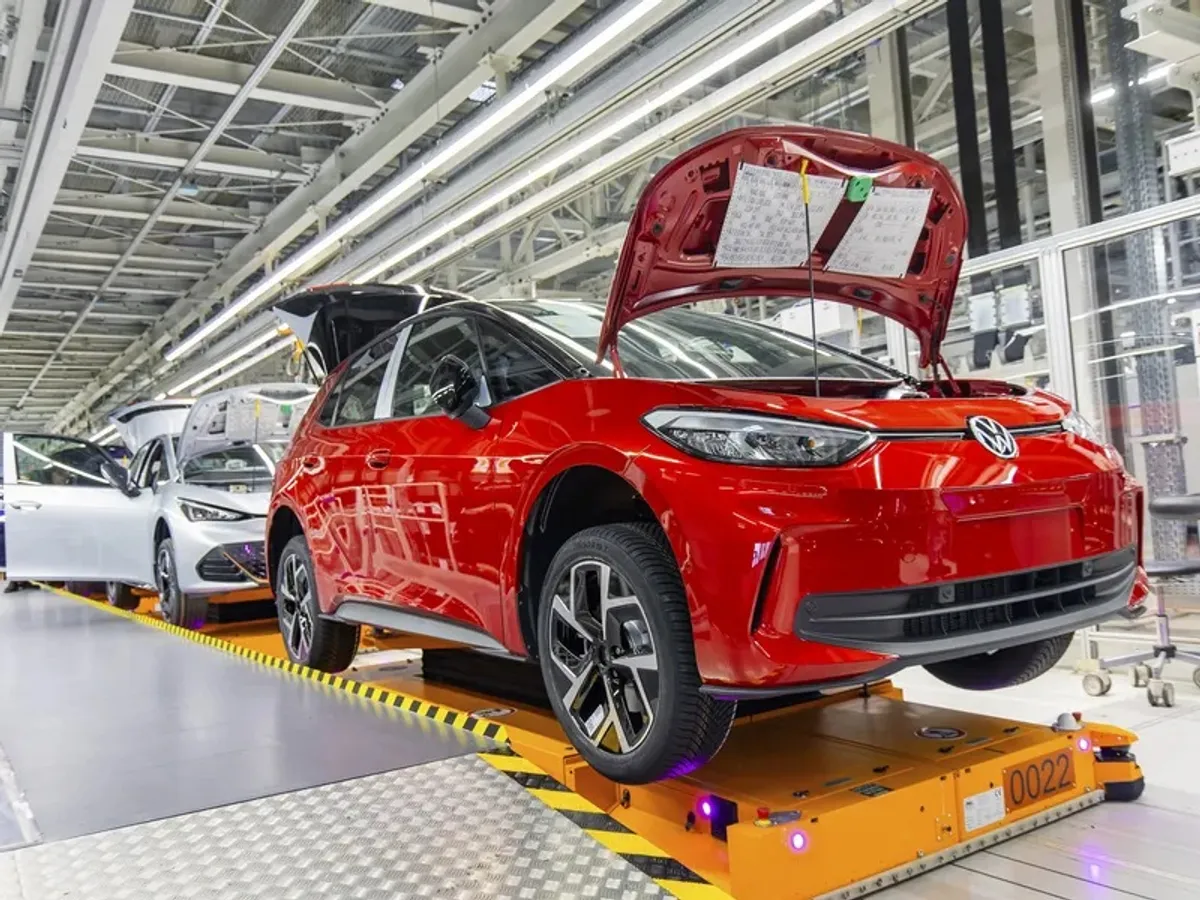 Val de concedieri, la cel mai mare constructor auto din Europa? Trebuie să taie costurile cu 20% până în 2028