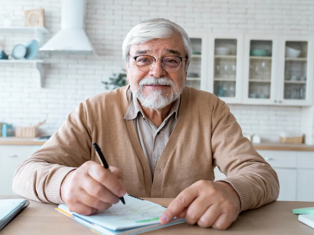 Pensionar - Foto: Magnific (Imagine cu rol ilustrativ)