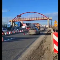 CNAIR a rezolvat stâlpul pasarelei lui „Dorel” de pe Centura București. A „strâmbat” drumul. / Foto: captură video