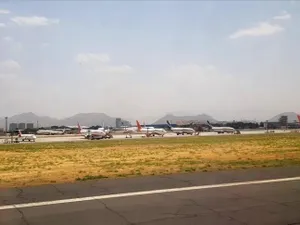 Străinii nu pot ajunge la aeroportul din Kabul/Foto: aa.com.tr