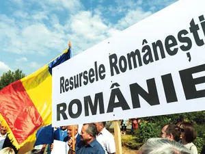 MANIPULARE Grup de pensionari strânși de politicieni rusofili să protesteze împotriva exploatării de petrol și gaze din Marea Neagră - Foto: INQUAM PHOTOS/ Liviu Florin Albei