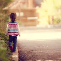 Copil de trei ani găsit singur pe stradă de un bărbat, Mama copilului îl căuta cu disperare  - Foto: Profimedia / imagine rol ilustrativ