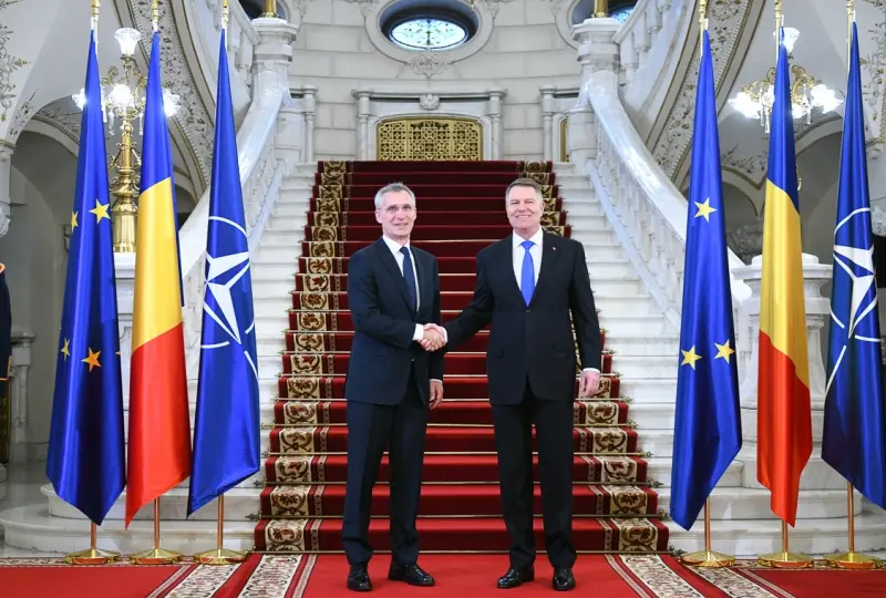 Președintele Klaus Iohannis și secretarul general al NATO, Jens Stoltenberg. Sursă imagine: presidency.ro