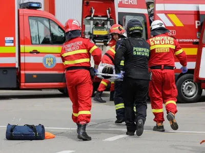 Femeie din București, rănită de o bucată de material desprinsă dintr-un balcon. Cum se simte victima - FOTO:  Profimedia(imagine cu rol ilustrativ)