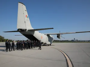 România trimite a doua echipă de pompieri în Grecia. Flăcările ajung la 25 de metri înălțime - Foto: Facebook/IGSU