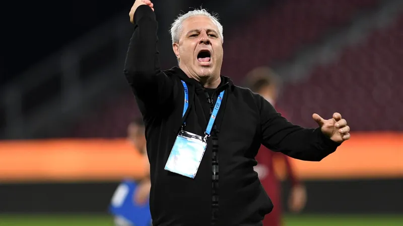Marius Șumudică, scârbit de transferurile făcute de Rapid - Foto: Profimedia Images