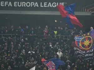 Galeria FCSB nu l-a uitat pe Răzvan Lucescu, după victoria 2-0 cu PAOK