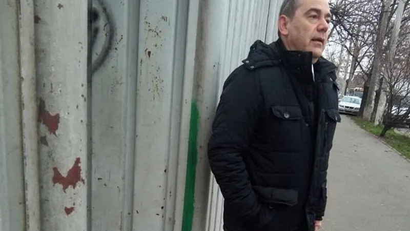 Senatorul a stat în frig, în fața centrului Cireșarii din Sectorul 5, aproape patru ore, unde nu a fost lăsat să intre nici până în ziua de astăzi. Sursa: Facebook