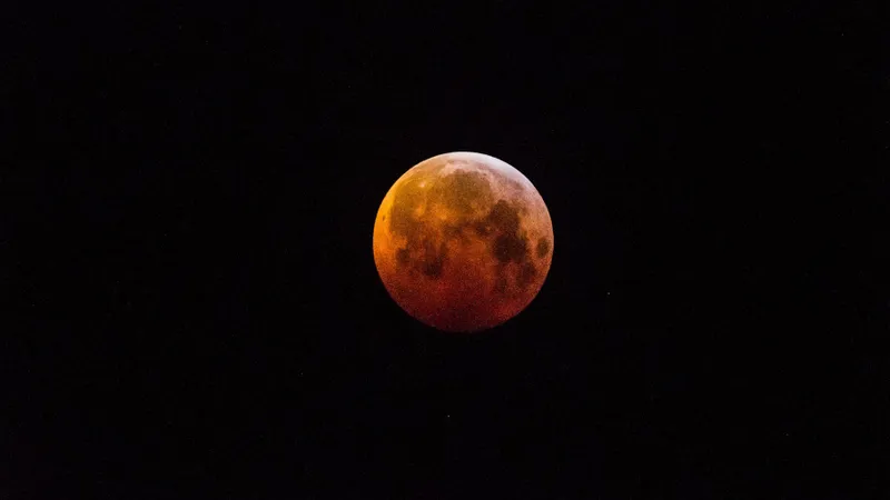China a descoperit un cristal pe Lună, combustibil de fuziune nucleară/foto: Profimedia Images