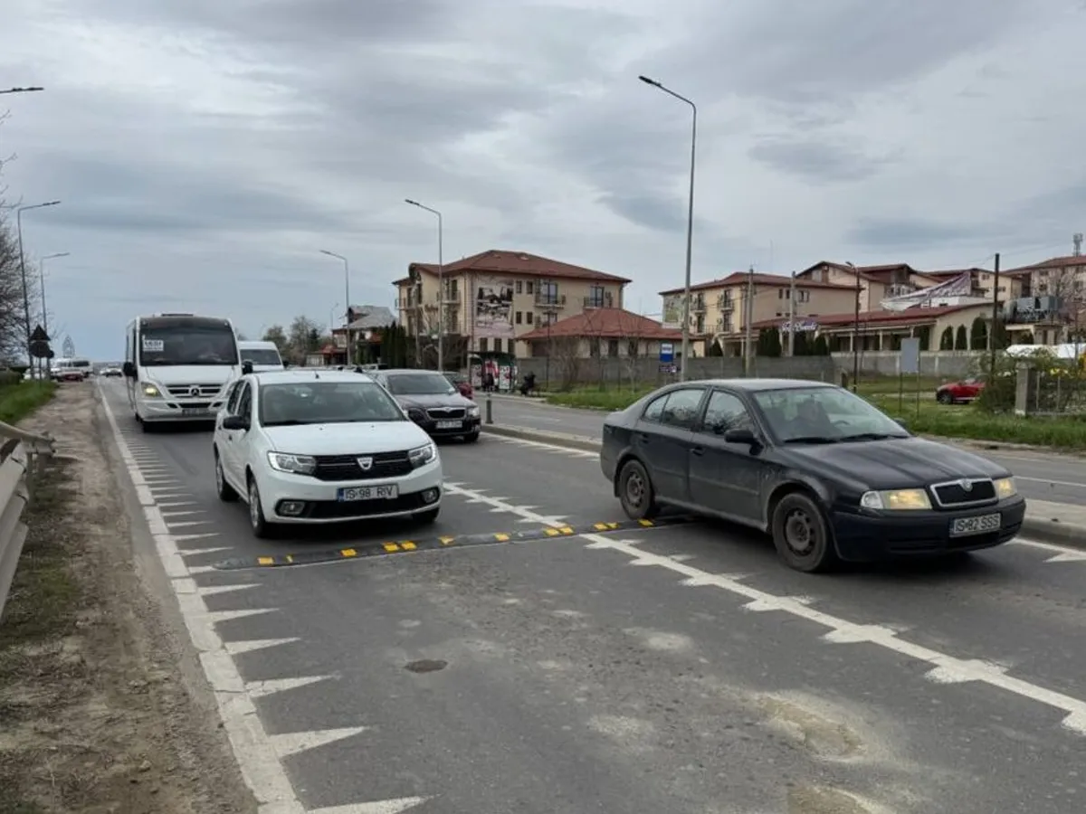 De ce au reapărut cozile uriașe de pe Europeană, la ieșirea din Iași? - Foto: ZdI