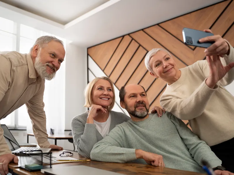 Cine s-a pensionat în acest an ia 500 lei în plus la pensie de luna aceasta. Casa de Pensii confirmă - Foto: Freepik (Imagine cu rol ilustrativ)