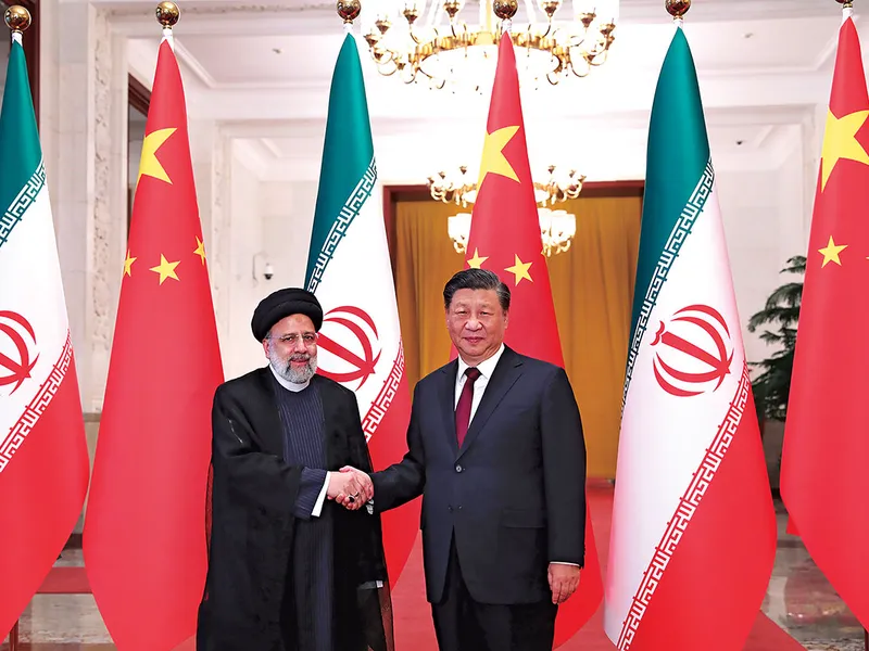 INFLUENȚĂ GLOBALĂ Președintele iranian Ebrahim Raisi cu Xi Jinping, conducătorul Chinei. Națiunea acestuia din urmă a intermediat un acord între Iran și Arabia Saudită în 2023