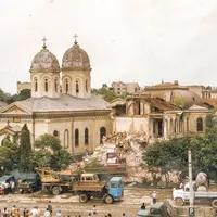 Biserica Sf. Vineri-Hereasca  se afla în spatele Tribunalului București, zona Unirii