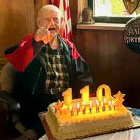 Povestea lui Vincent, un bătrân de 110 ani. Ce a consumat zilnic, cât a muncit și la ce a renunțat. Foto: The New York Post