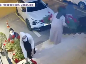 VIDEO Furt mai puțin obișnuit la un hotel din Craiova: Cum au fost surprinse 4 femei deghizate cu măști de protecție