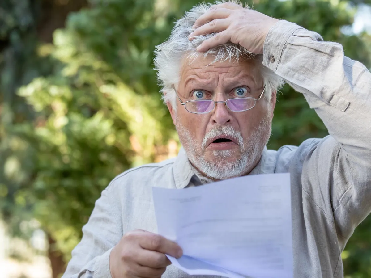 Pensionar îngrijorat la pensie - Foto: Freepik