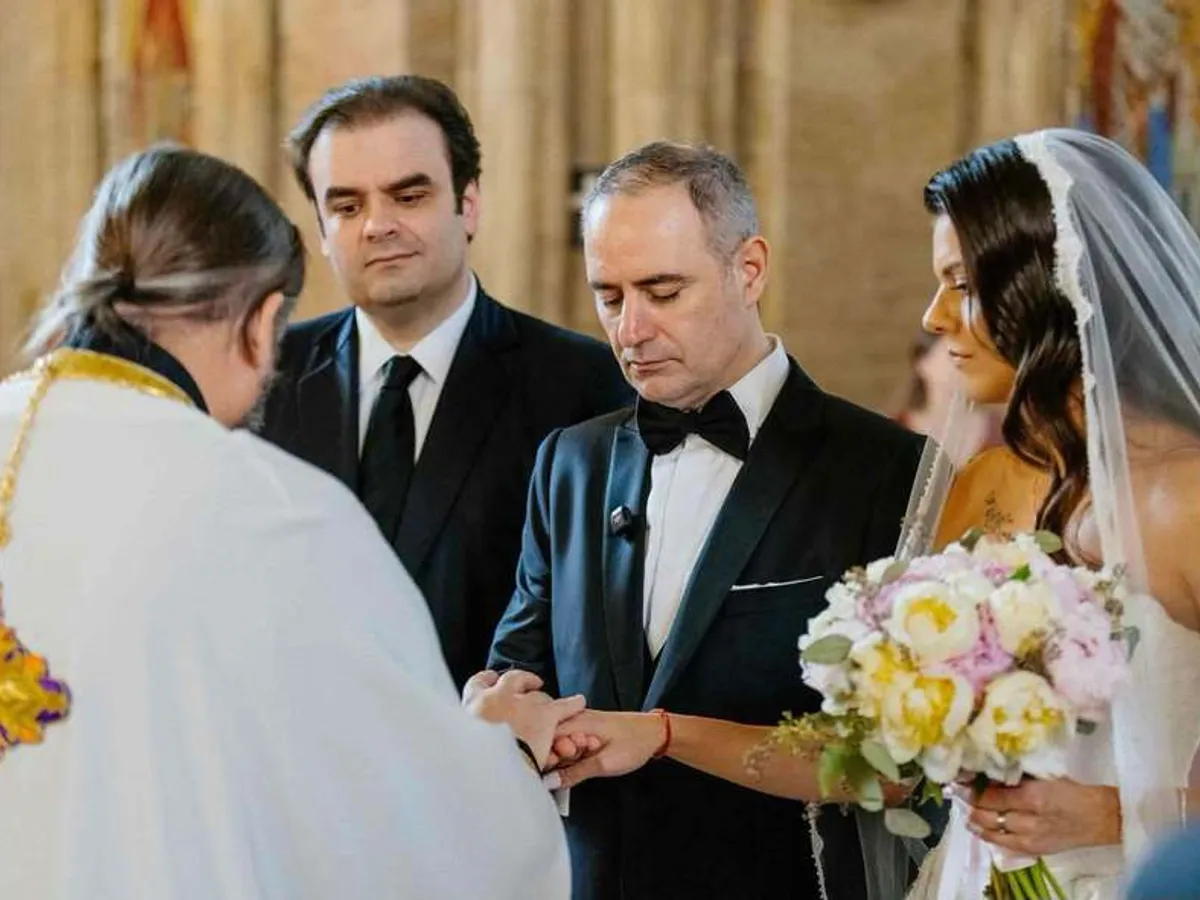 Alexandru Nazare a publicat o fotografie de la cununia religioasă: „Mulţumim pentru urări şi gândurile bune!”
