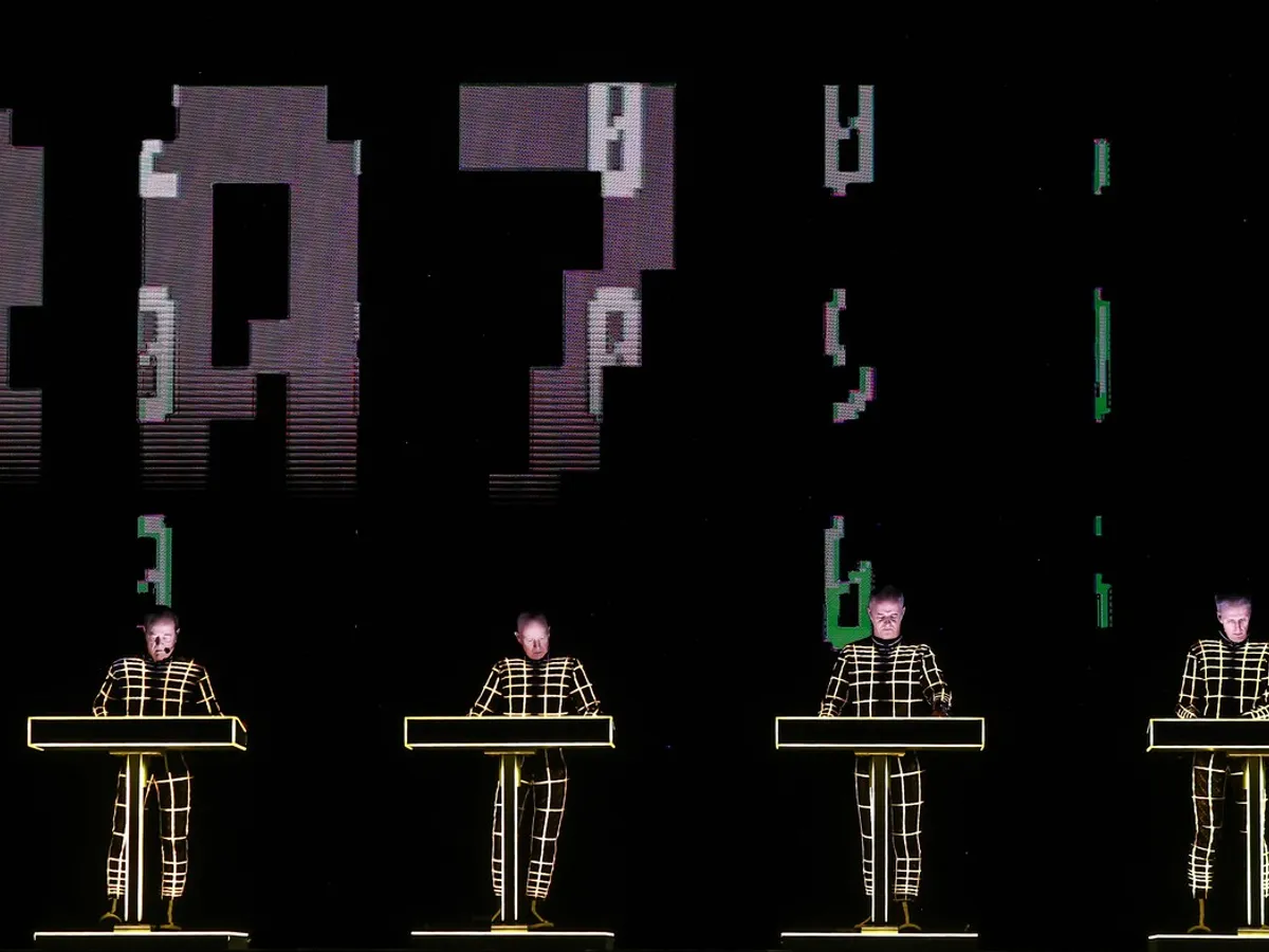 Kraftwerk, pionierii muzicii electronice, concertează în România în 2026. Când și unde?