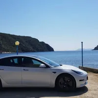 O familie a plecat cu o mașină electrică Tesla în Halkidiki: 14h pe drum, a încărcat de 3 ori - Foto: electromobilitate.com