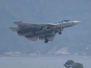 VIDEO China lansează avionul invizibil J-35A  în „luptă” cu F-35 al SUA. Conduce roiuri de drone - Foto: Profimedia Images