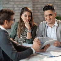 Cât câștigă un salariat într-o bancă din România? Ce studii trebuie să ai ca să iei 19.000 de lei? Foto: Freepik (fotografie cu caracter ilustrativ)