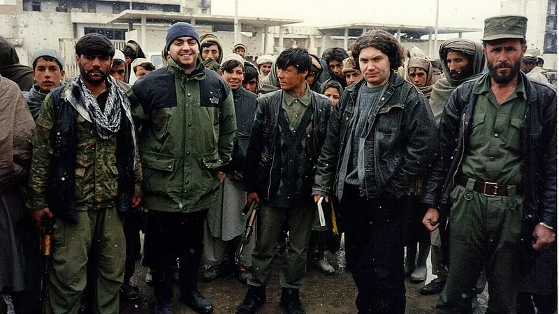 În zona fostei Ambasade a Rusiei din Kabul, în ianuarie 2002 Foto: Mihai Duță