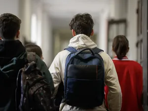 Studiu: 1 elev din 3 consideră important ca postările pe reţelele sociale să fie apreciate - Foto: INQUAM PHOTOS / George Călin