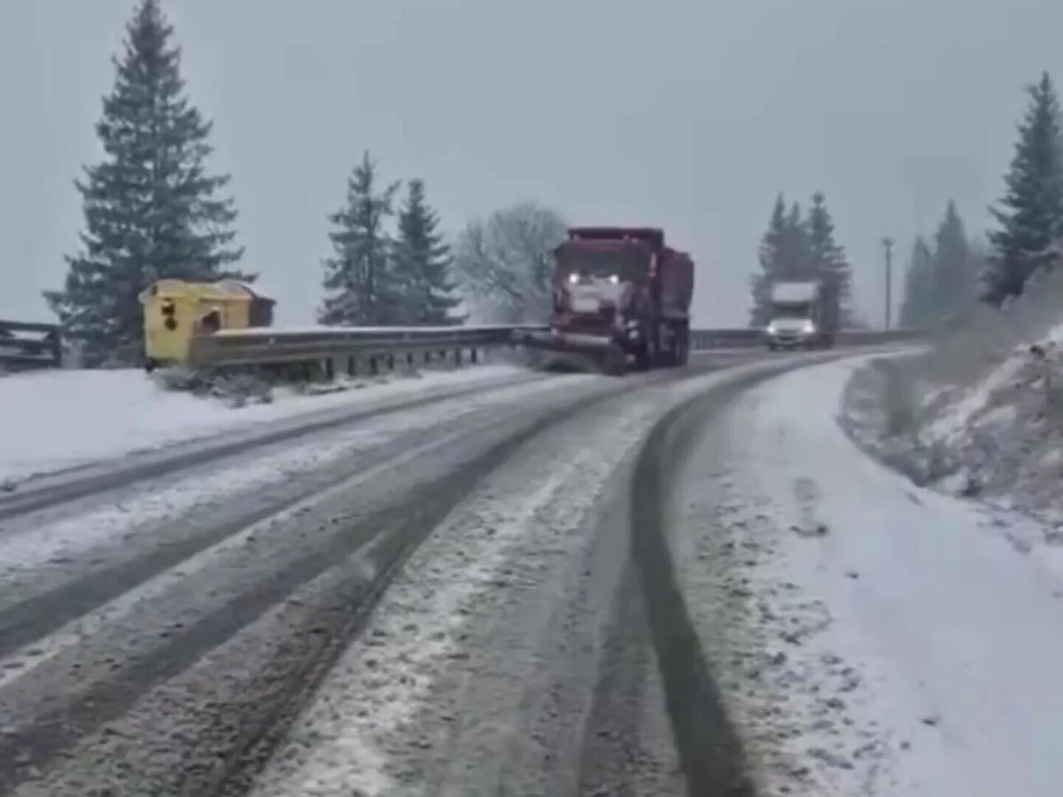 Vânt și ninsori în mai multe regiuni: meteorologii avertizează asupra răcirii vremii