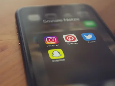 Smartphone care afișează aplicații populare de socializare - Foto: Pexels (Imagine cu rol ilustrativ)