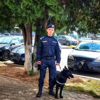 O mamă și două fetițe au fost salvate de un tânăr jandarm. Se aflau într-o casă care a luat foc Foto: IJJ Hunedoara