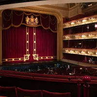 Met Opera din New York va cere muzicienilor și spectatorilor să fie vaccinați cu doze „booster”/FOTO: Unsplash
