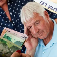 Care pensionari iau mai puțini bani la pensie in octombrie? Casa de Pensii recunoaște eroarea Foto: Freepik (fotografie cu caracter ilustrativ)