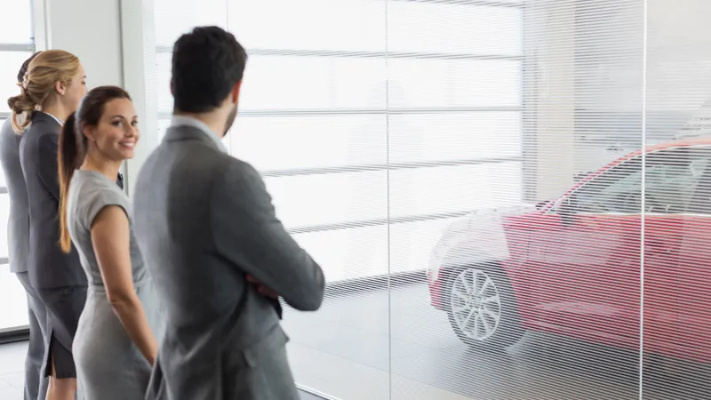 Piața auto europeană a înregistrat al treilea an consecutiv de scădere în 2022. - Foto: Profimedia