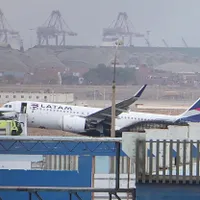 Aeronava Airbus A320neo a companiei Latam Chile, care opera zborul „LA221” de la Lima la Juliaca. / Foto: Profimedia