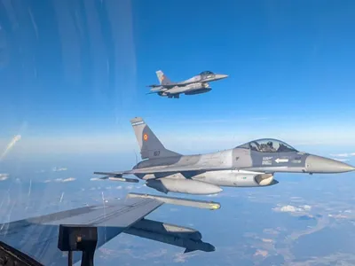 Exerciții militare în România. Avioanele de război F-16 vor zbura la joasă înălțime în toată țara - Foto: Facebook/Forțele Aeriene Române