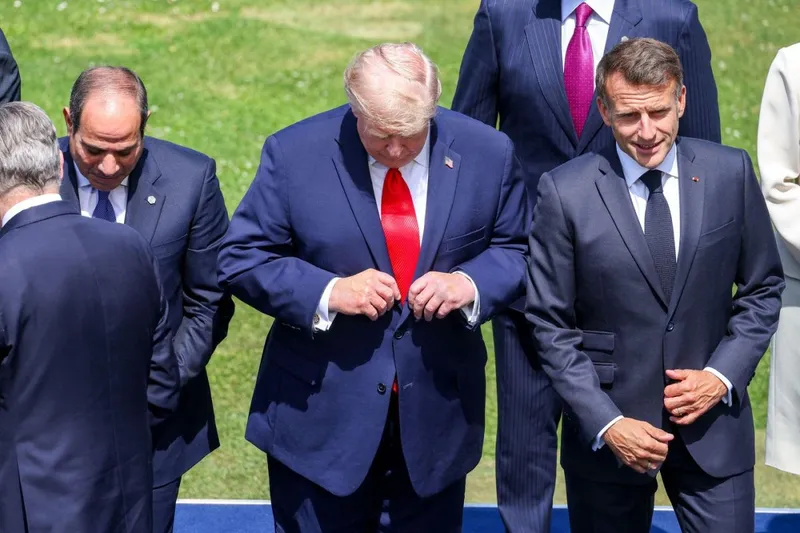 Donald Trump, la Summitul G7, alături de preşedintele Franţei, Emmanuel Macron - Foto: Profimedia Images