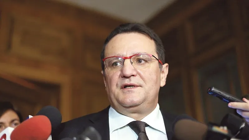 George Maior este acuzat că a intervenit pentru a-i rezolva lui Victor Ponta problemele cu ANAF.