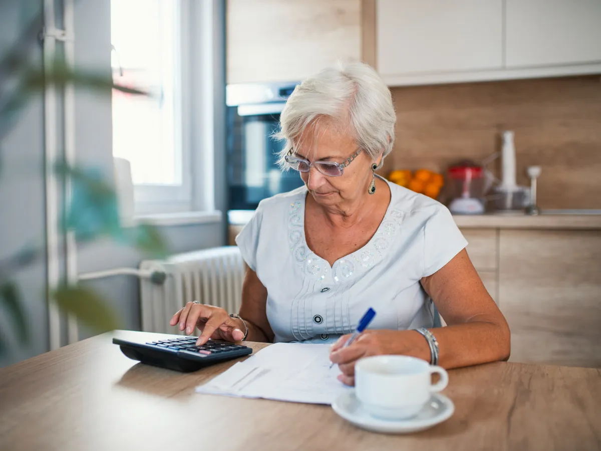 Cheltuielile cu pensiile s-au mărit cu 9.000.000.000€ în 2 ani. Creșterile de pensie, în pericol și în 2027